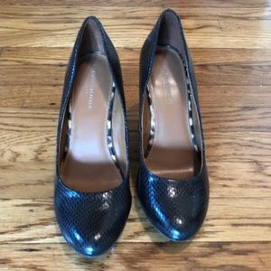 Banana Republic Black Wedges